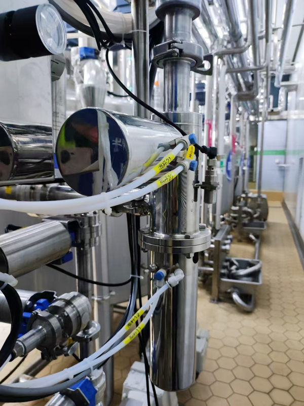 Hyperfore automatic launcher for chocolate pigging